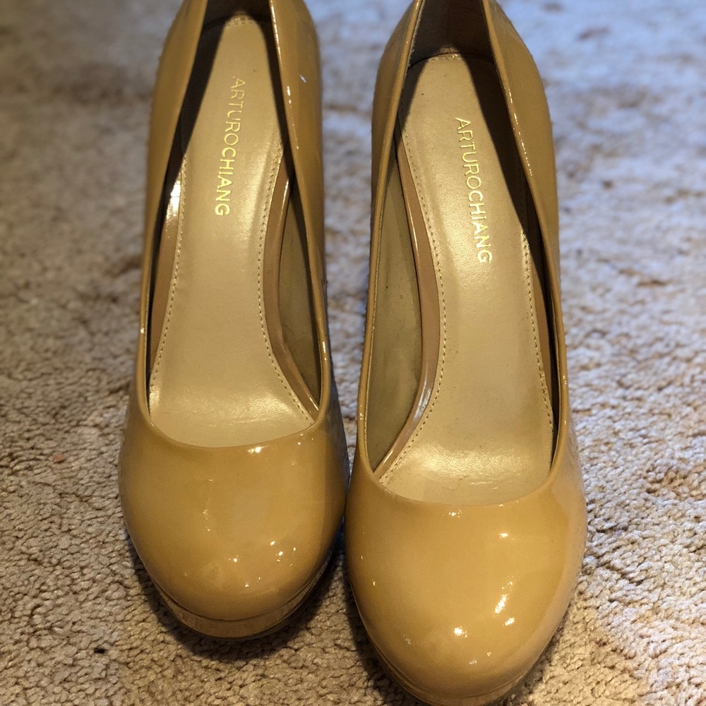 Brand new beige patent pumps